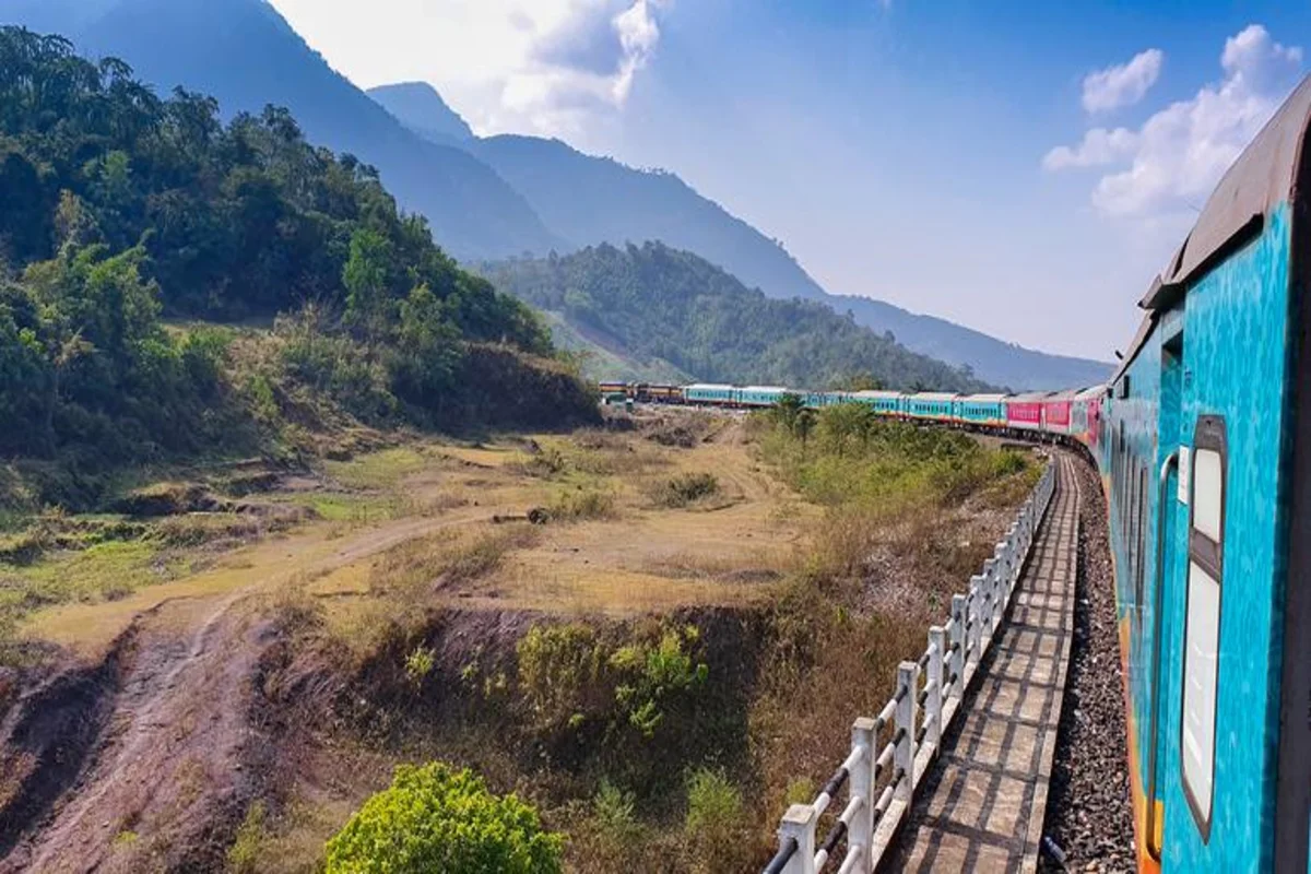 Indian Railway Update 34 Partially And 260 Fully Cancelled Trains