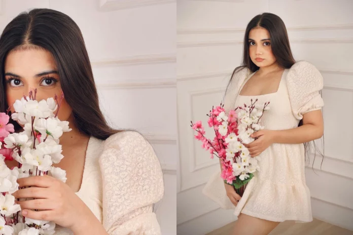 Dolly Javed in summer dress