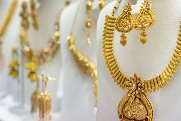 Gold Rate Today: Gold futures for June 5, 2023, were trading at Rs 59, 863 per 10 grammes on the MCX, up Rs 91 or 0.15 percent. Simi