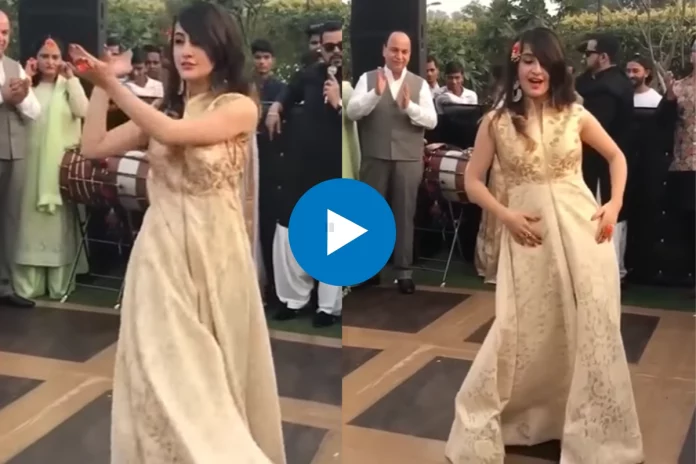 Pakistani Dance Video