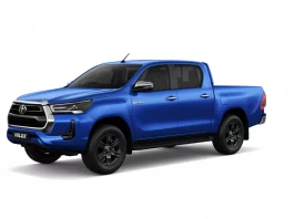 Toyota Hilux gets a massive discount of THIS much for a limited period of time, Do read if you are planning to buy one