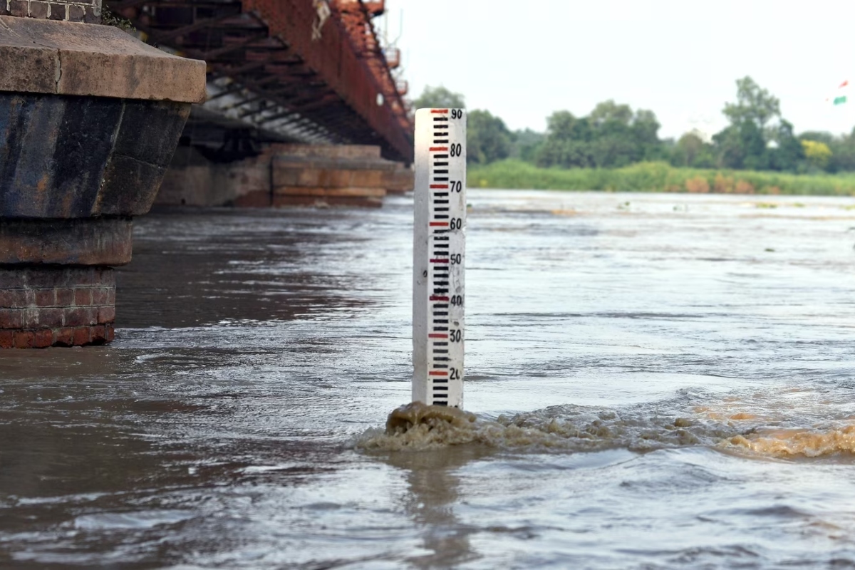 Uttarakhand: Water level at Ganga flowing one meter above
