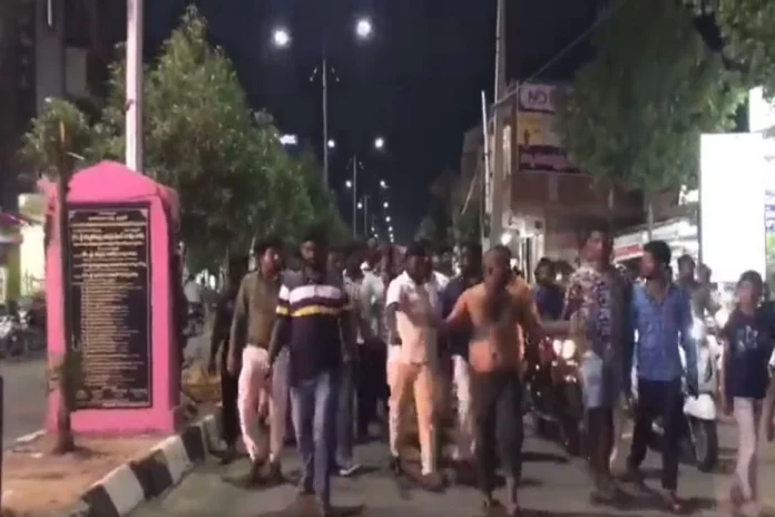 Man "punsihed" by mob for urinating near Shivaji statue.