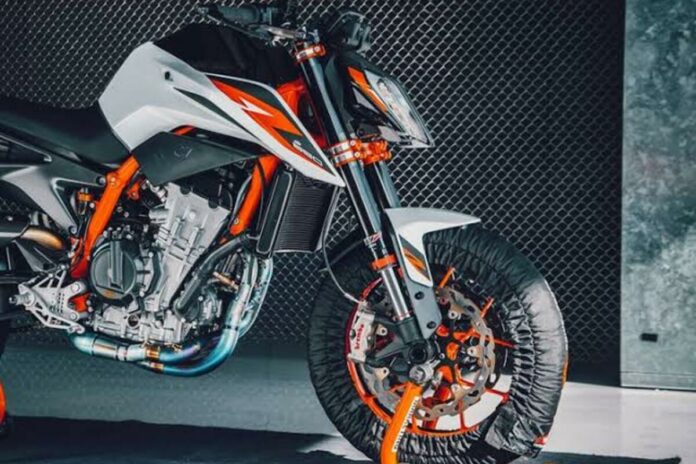 KTM 990 Duke KTM 990 Duke
