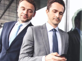 Shoulder Surfing Scam: What is it? and how to protect yourself from this very common scam