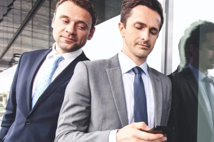 Shoulder Surfing Scam: What is it? and how to protect yourself from this very common scam