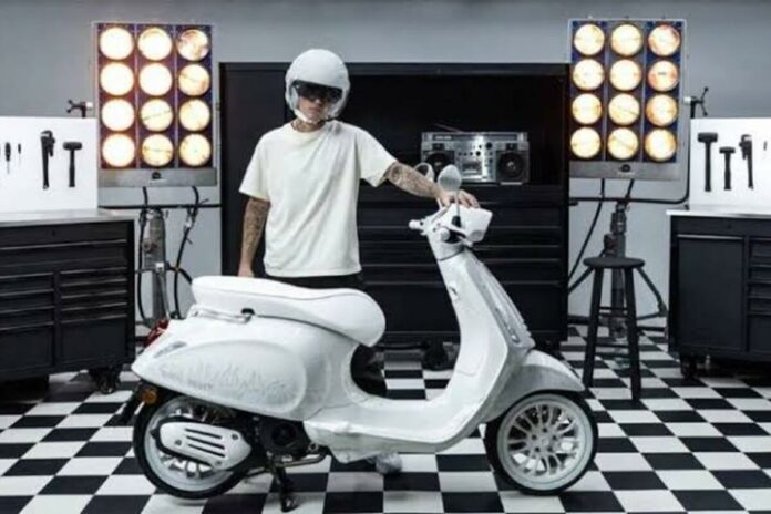 Justin Bieber X Vespa Justin Bieber X Vespa