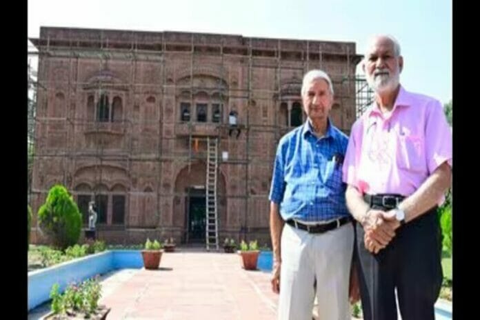 Architect-Surinder-Singh-Sekhon--right--and-Dr-Gur_1697392543344