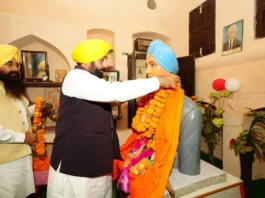 CM Bhagwant Mann Paying Floral Tributes to Shaheed Kartar Singh Sarabha on his Martyrdom Day