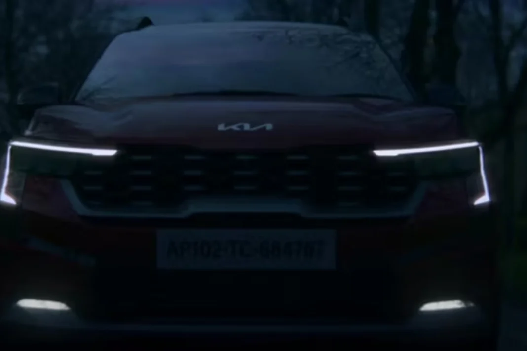 Kia Sonet Facelift officially teased, to be revealed on THIS date, All details here