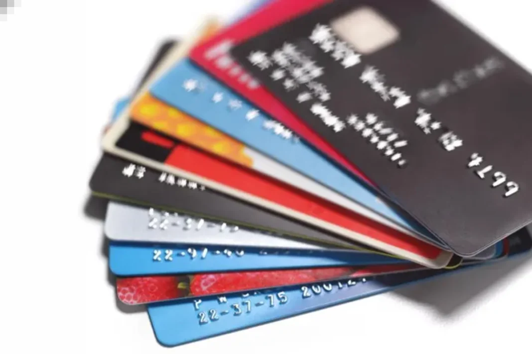 Top 5 Advantages of Using a Credit Card for New Year Shopping: Do Read before you go on a shopping spree