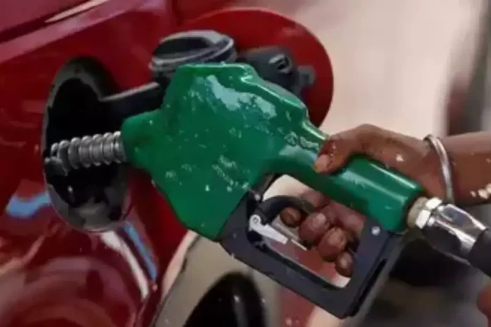 5 Types of Petrol Pump Scams that you must be aware of, Do Read