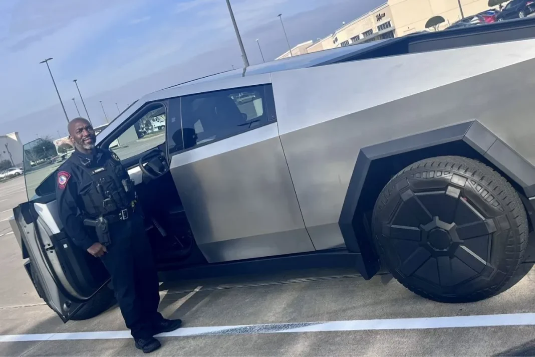 US Police Cybertruck