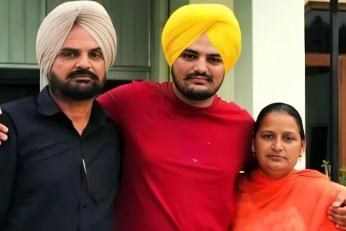 Sidhu Moosewala with family Sidhu Moosewala with family