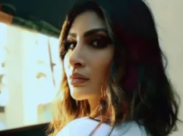 Mouni Roy (7)