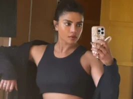 Priyanka Chopra Mirror selfie