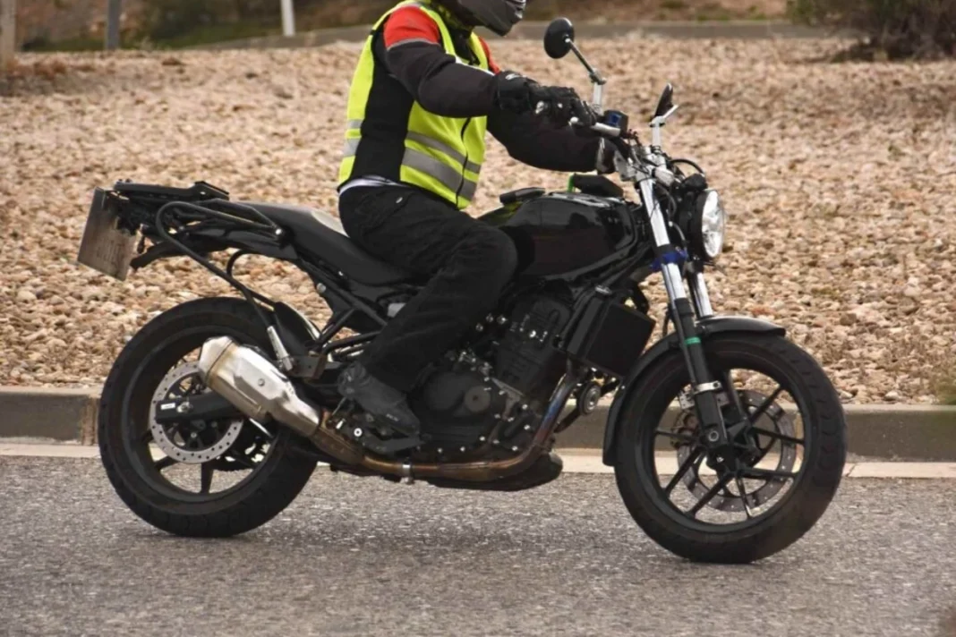 Royal Enfield Roadster 450 spied being tested yet again, Will it compete with Harley X440? Check Out