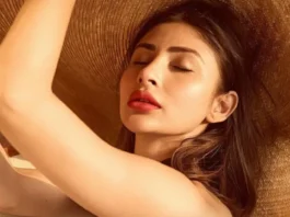 Mouni Roy (3)