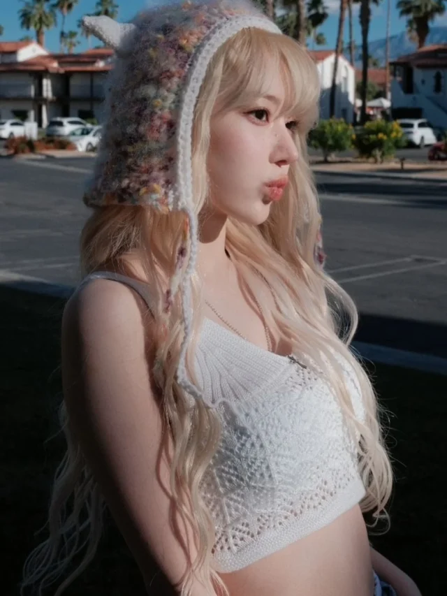 LE SSERAFIM’s Sakura looks Strikingly Hot in White Crochet Top