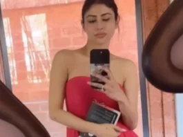 Mouni Roy (3)
