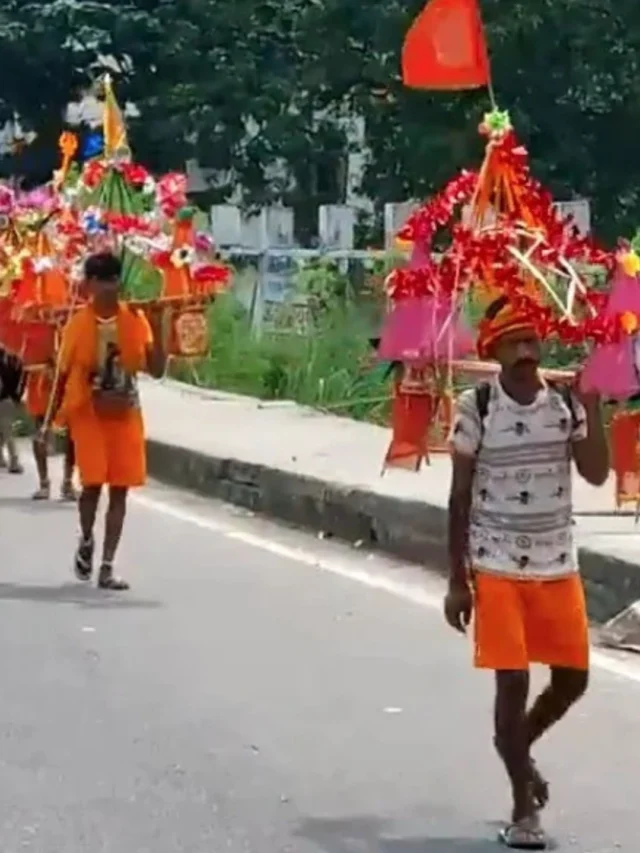 Kanwar Yatra devotees (1)