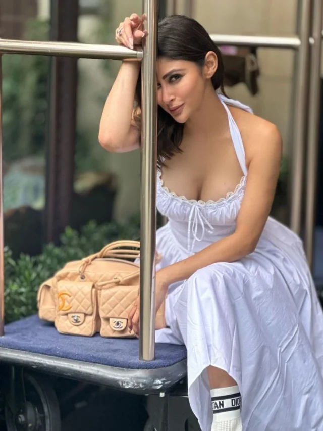 Mouni Roy (4)