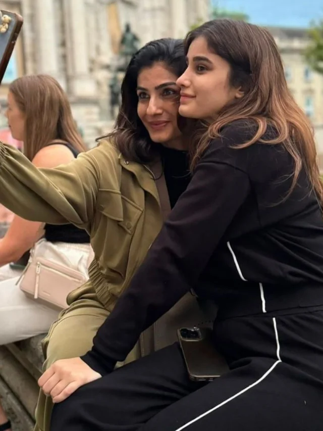 Raveena Tandon (8)