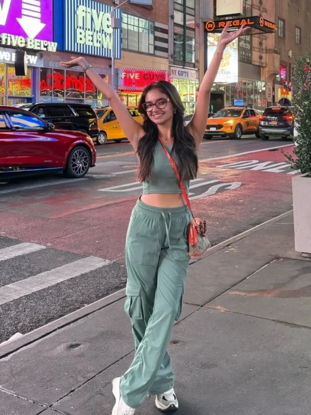 Anushka Sen (4)