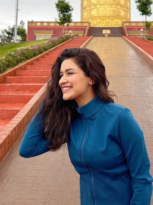 Avneet Kaur (9)