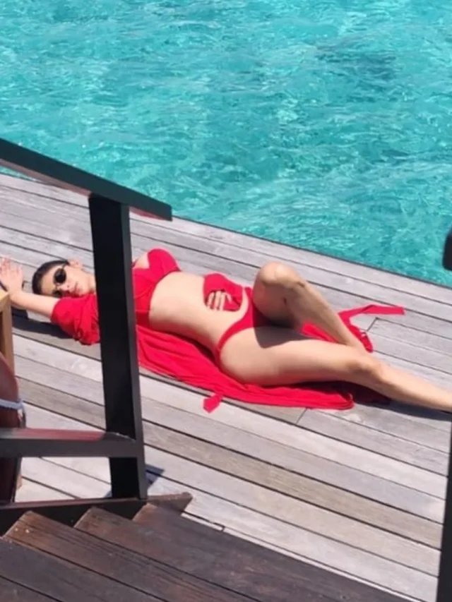 Mouni Roy (4)