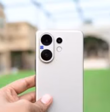 Vivo V60 : Performance And Camera Rolled Into One ! images (74)