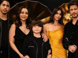 Bads Of Bollywood Screening Shah Rukh Khan Arrives In Style With Gauri, Aryan, Suhana and AbRam