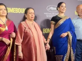 Janhvi Kapoor Poses With Shikhar Pahariya's family at Homebound premiere