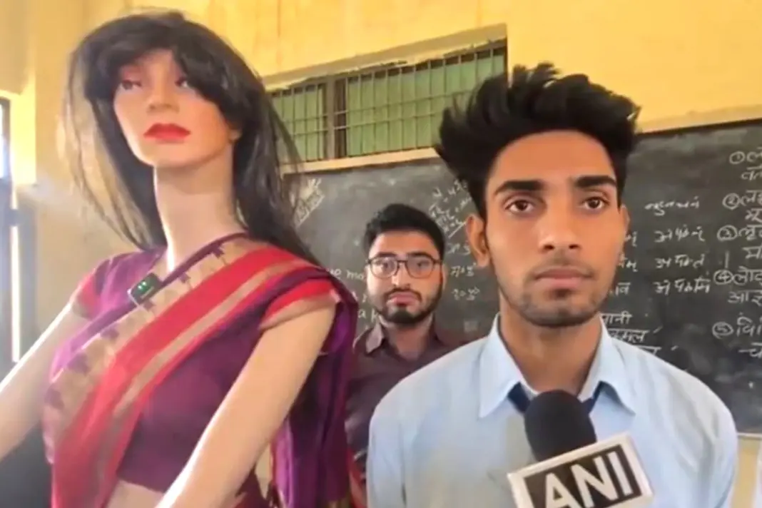 Bulandshahr Viral Video AI Teacher Robot