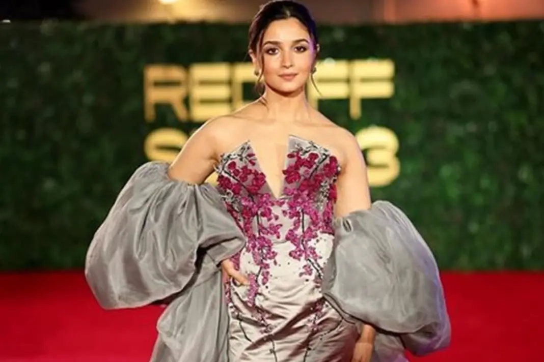 Alia Bhatt Bags Golden Globe Horizon Award At Red Sea International Film Festival