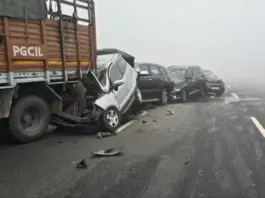 Dense Fog Causes Massive Crash on Delhi-Agra Expressway, 4 Dead — What Drivers Must Know About Fog Safety ? Delhi- Agra- Expressway