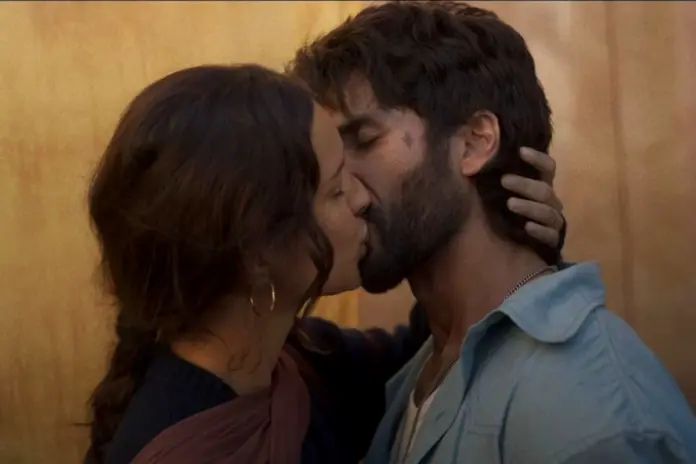 Shahid Kapoor Locks Lips with Triptii Dimri in O Romeo song Hum Toh Tere Liye Hi The