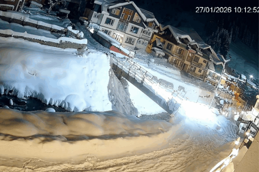 Sonamarg Avalanche Viral Video