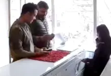 Jaunpur Viral Video: ‘Police Hi Chor Nikli…’ UP Constables Caught Stealing Rs 1.62 Lakh iPhone 15 Pro Max, Suspended After CCTV Clip Surfaces Jaunpur Viral Video Police Constables stealing iPhone 15 Pro Max