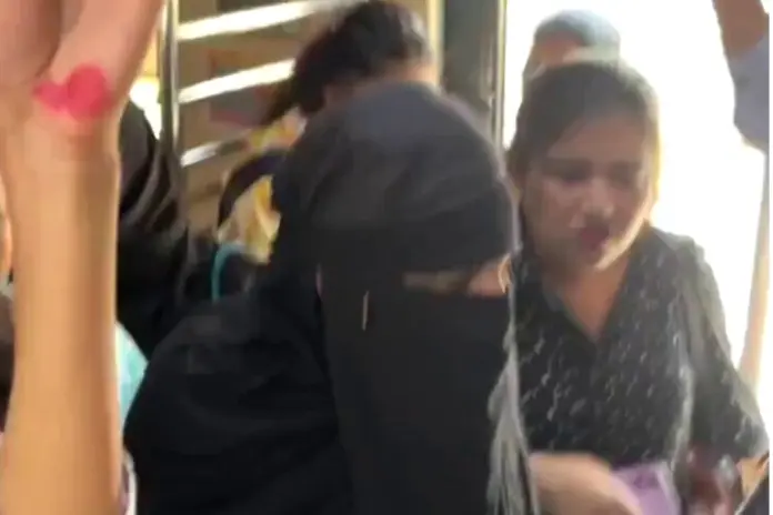 Mumbai Viral Video, Man In Burqa Caught Inside Local Coach
