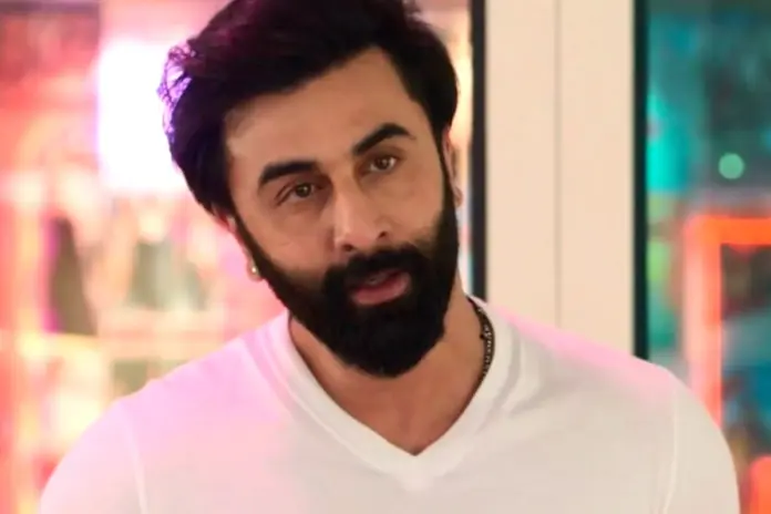 Ranbir Kapoor Viral Video of fan roasting him