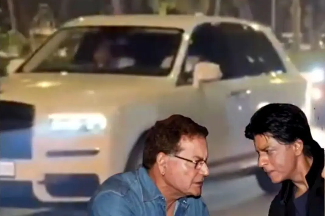 Shah Rukh Khan visits Salim Khan at hospital