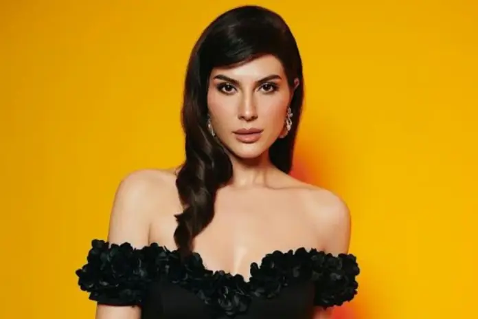 Elnaaz Norouzi Says People Inb Iran Want Democracy