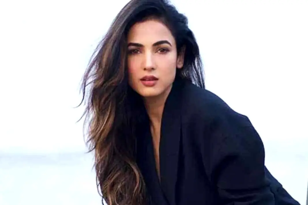 Sonal Chauhan seeks help from PM Narendra Modi as Dubai fights cancelled amid US Israel Iran conflict