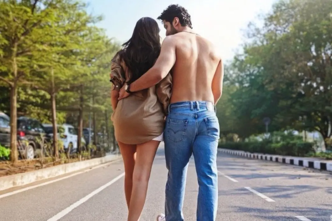 Chand Mera Dil Poster Lakshya and Ananya Panday