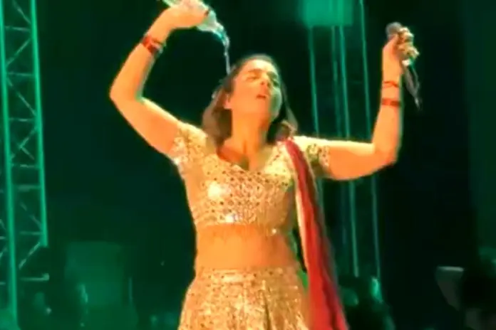 Jasmine Sandlas Viral Video Dhurandhar Singer Pours Water On Herself Mid-Show, Gets Brutally Trolled