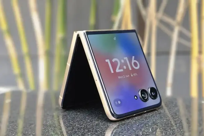 Motorola- Razr- 70- Ultra