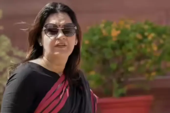 Priyanka- Chaturvedi Priyanka- Chaturvedi