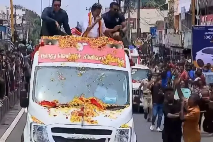 Thalapathy Vijay Viral Video Security pushes elderly man at Puducherry rally