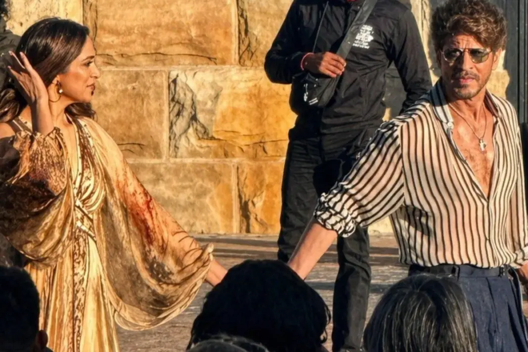 Deepika Padukone and Shah Rukh Khan Viral King BTS Pic from south Africa